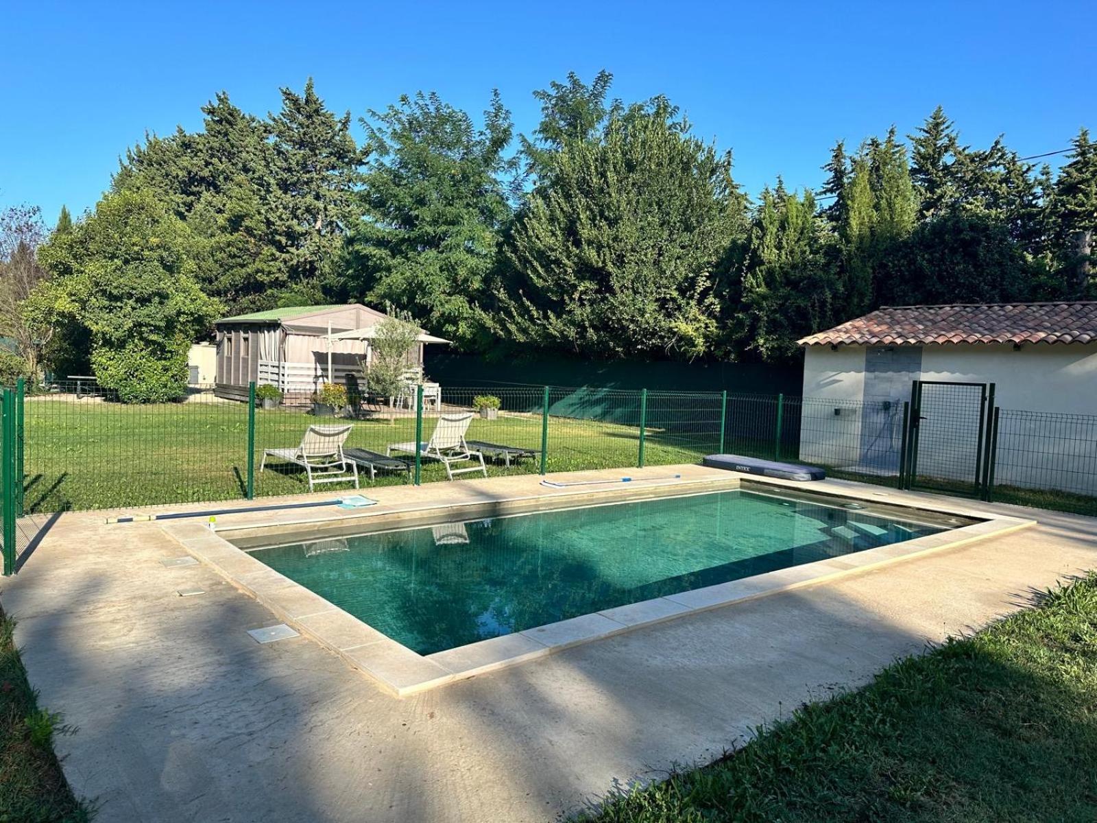 Avignon, Joli Chalet En Campagne Tres Proche De La Ville Dış mekan fotoğraf